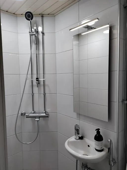Apartment Top-Floor Studio, Near Park & Sea, Great Transit Helsinki